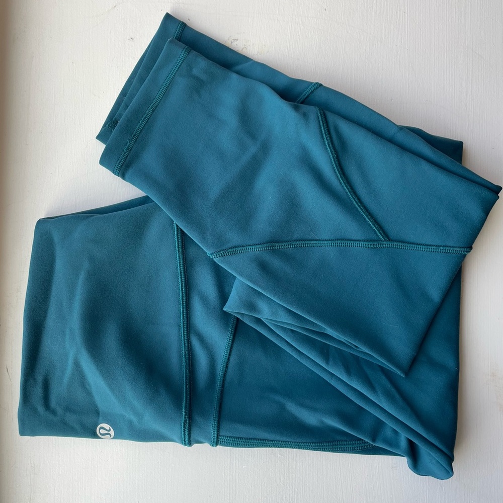 Lululemon In Movement 7/8 Tight *Everlux 25" size 6